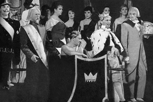 Тень. Голый король. - i_017.jpg