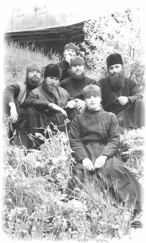 «Несвятые святые» и другие рассказы - _4.jpg