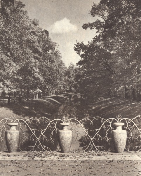 В садах Лицея. На брегах Невы - i_065.jpg