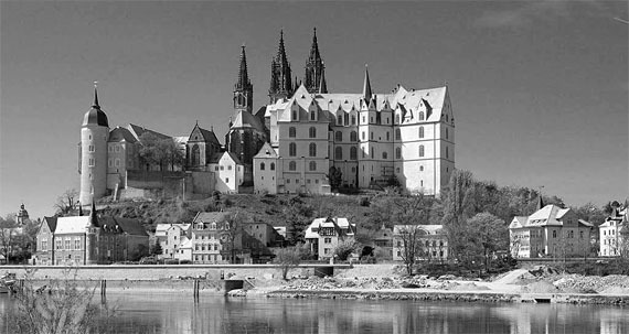 Великие загадки мира искусства. 100 историй о шедеврах мирового искусства - i_005.jpg