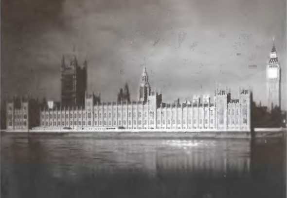 Повседневная жизнь Букингемского дворца при Елизавете II - i_043.jpg