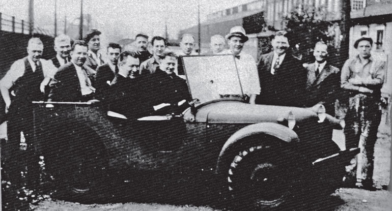 10 автомобилей, которые перевернули мир - i_044.jpg