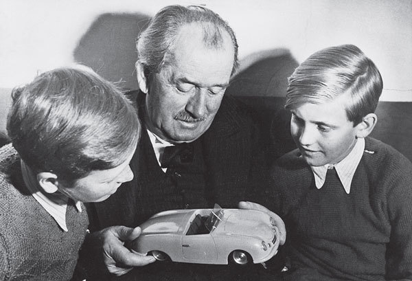 10 автомобилей, которые перевернули мир - i_114.jpg