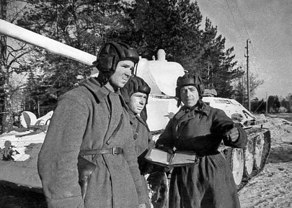 Их послал на смерть Жуков? Гибель армии генерала Ефремова - i_038.jpg