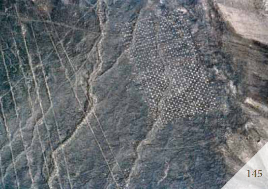 Доказательства существования богов. Более 200 сенсационных фотографий артефактов - i_146.jpg