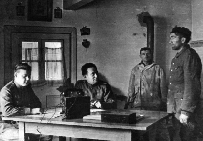 Фронтовые разведчики. «Я ходил за линию фронта» - i_031.jpg