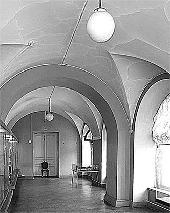 Люди Зимнего дворца. Монаршие особы, их фавориты и слуги - i_416.jpg