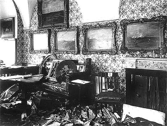 Люди Зимнего дворца. Монаршие особы, их фавориты и слуги - i_565.jpg