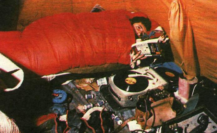 В безднах Земли - i_013.jpg