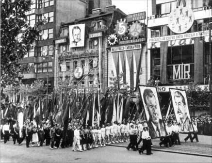 Всеобщая история. XX – начало XXI века. 11 класс. Базовый уровень - i_075.jpg