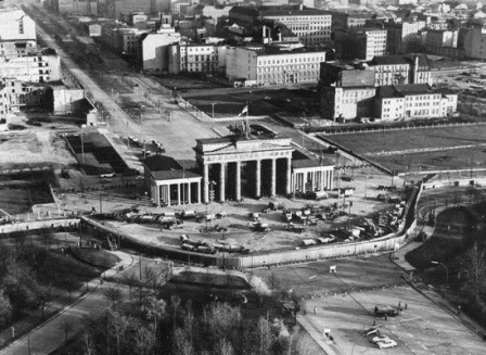 Всеобщая история. XX – начало XXI века. 11 класс. Базовый уровень - i_077.jpg