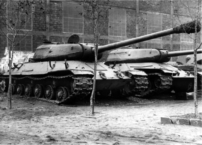 Супертанки Сталина ИС-7 и др. Сверхтяжелые танки СССР - i_099.jpg