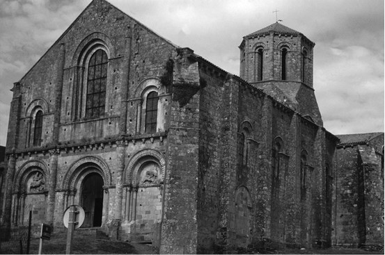 Церкви и всадники - i_069.jpg