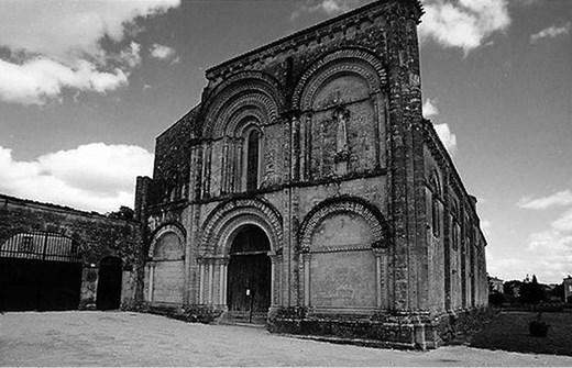 Церкви и всадники - i_076.jpg