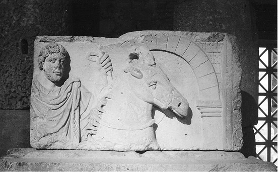 Церкви и всадники - i_095.jpg