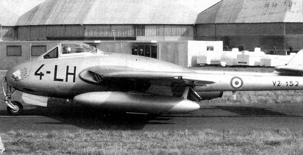 Истребитель Де Хэвилленд «Вампир» - i_035.jpg