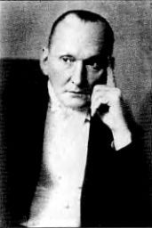 Белоэмигранты между звездой и свастикой. Судьбы белогвардейцев - i_005.jpg