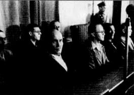 Белоэмигранты между звездой и свастикой. Судьбы белогвардейцев - i_020.jpg