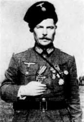 Белоэмигранты между звездой и свастикой. Судьбы белогвардейцев - i_026.jpg