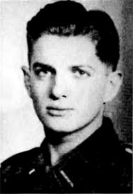 Белоэмигранты между звездой и свастикой. Судьбы белогвардейцев - i_028.jpg