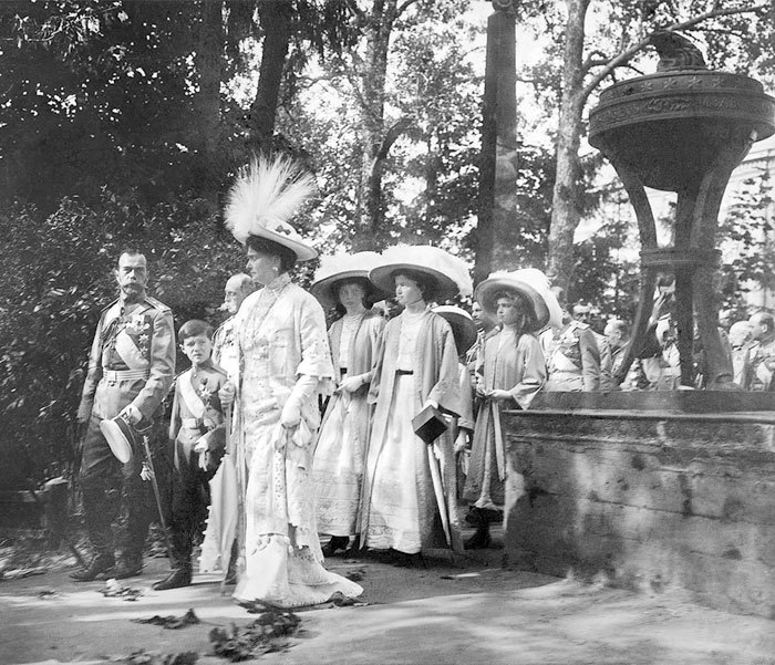 Дневники княжон Романовых. Загубленные жизни - i_034.jpg