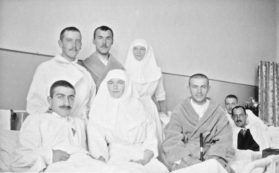 Дневники княжон Романовых. Загубленные жизни - i_046.jpg