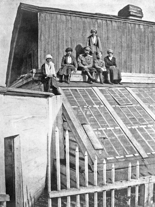 Дневники княжон Романовых. Загубленные жизни - i_056.jpg