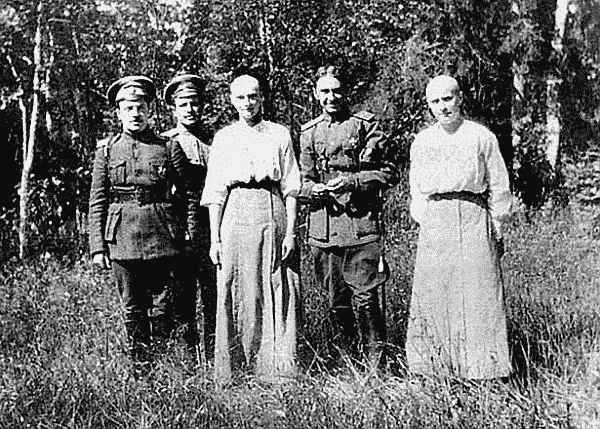 Судьба императора Николая II после отречения - i_021.jpg