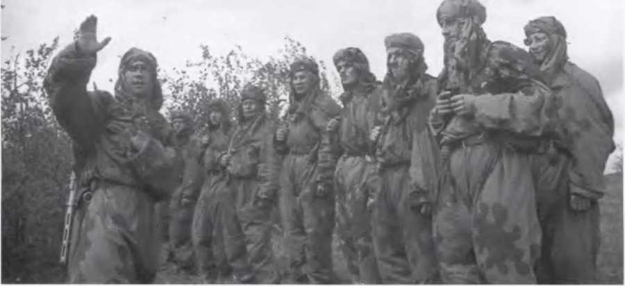Советская военная разведка. Как работала самая могущественная и самая закрытая разведывательная организация XX века - i_020.jpg