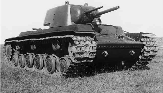 Советский тяжёлый танк КВ-1, т. 1<br />(Первые танки Победы) - i_006.jpg