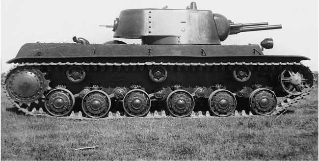 Советский тяжёлый танк КВ-1, т. 1<br />(Первые танки Победы) - i_008.jpg