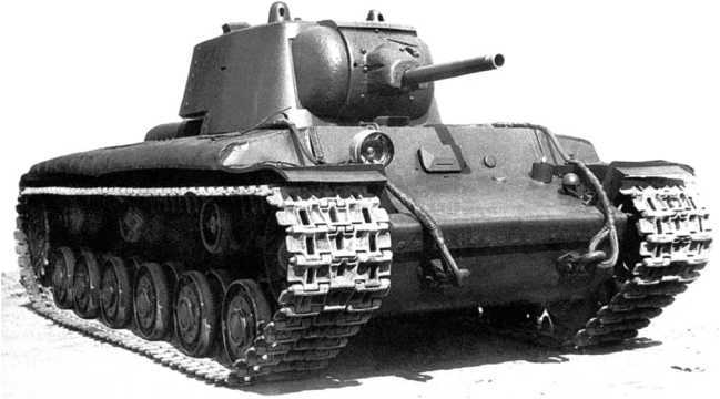 Советский тяжёлый танк КВ-1, т. 1<br />(Первые танки Победы) - i_014.jpg