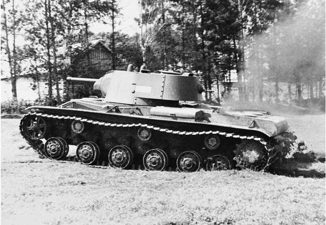 Советский тяжёлый танк КВ-1, т. 1<br />(Первые танки Победы) - i_037.jpg