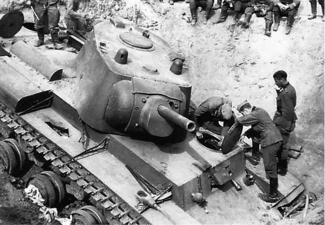 Советский тяжёлый танк КВ-1, т. 1<br />(Первые танки Победы) - i_038.jpg