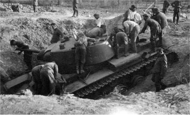 Советский тяжёлый танк КВ-1, т. 1<br />(Первые танки Победы) - i_039.jpg