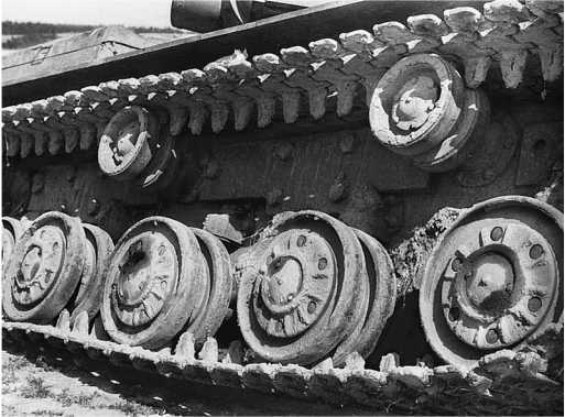 Советский тяжёлый танк КВ-1, т. 1<br />(Первые танки Победы) - i_046.jpg