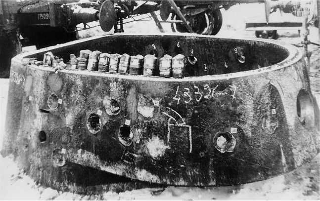 Советский тяжёлый танк КВ-1, т. 1<br />(Первые танки Победы) - i_091.jpg