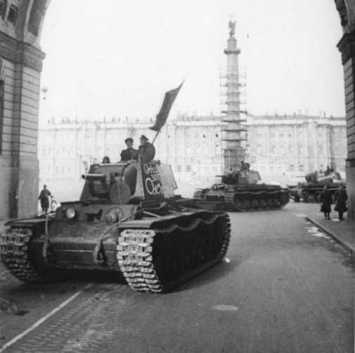 Советский тяжёлый танк КВ-1, т. 1<br />(Первые танки Победы) - i_107.jpg