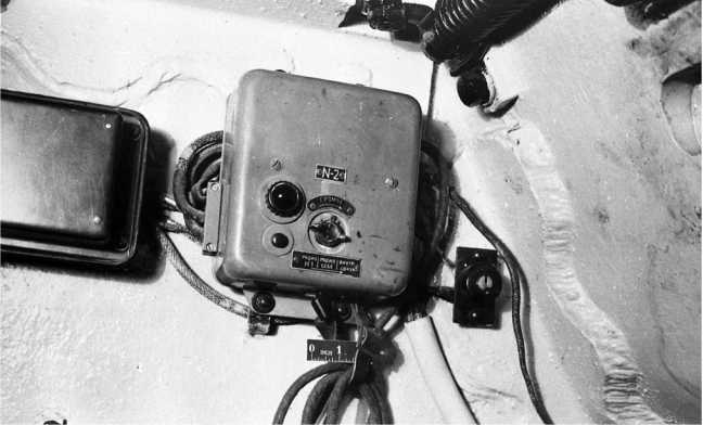 Советский тяжёлый танк КВ-1, т. 1<br />(Первые танки Победы) - i_115.jpg