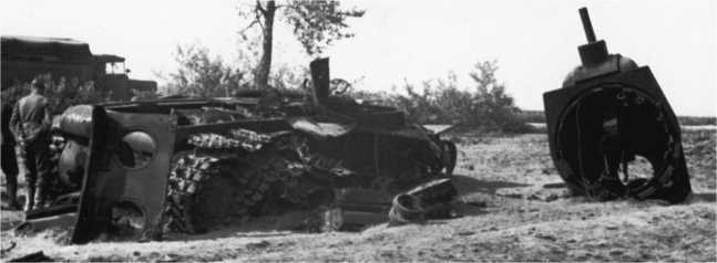 Советский тяжёлый танк КВ-1, т. 2<br />(Первые танки Победы) - i_018.jpg