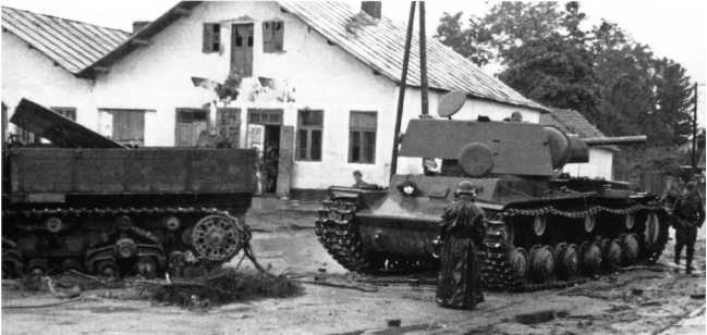 Советский тяжёлый танк КВ-1, т. 2<br />(Первые танки Победы) - i_050.jpg