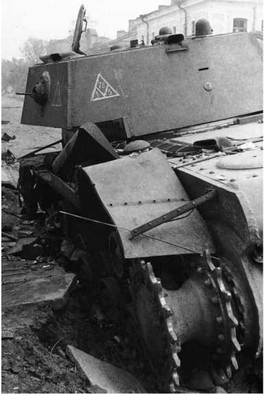 Советский тяжёлый танк КВ-1, т. 2<br />(Первые танки Победы) - i_079.jpg