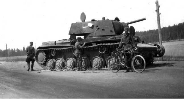Советский тяжёлый танк КВ-1, т. 2<br />(Первые танки Победы) - i_096.jpg