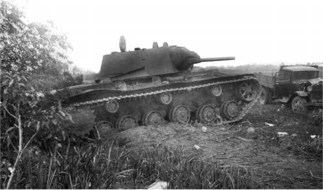 Советский тяжёлый танк КВ-1, т. 2<br />(Первые танки Победы) - i_098.jpg