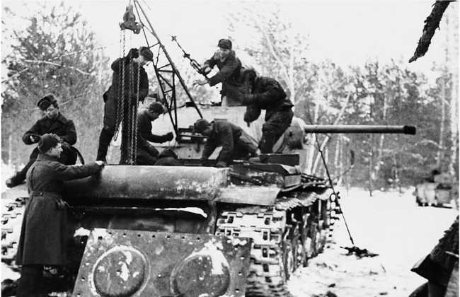 Советский тяжёлый танк КВ-1, т. 2<br />(Первые танки Победы) - i_181.jpg