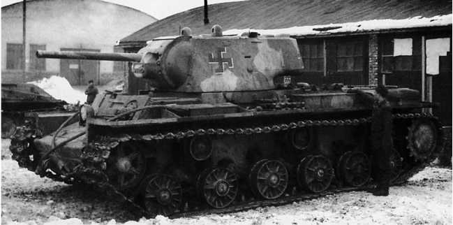 Советский тяжёлый танк КВ-1, т. 2<br />(Первые танки Победы) - i_205.jpg