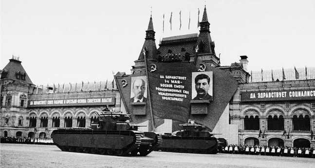 Советский тяжелый танк Т-35<br />(«Сталинский монстр») - i_029.jpg