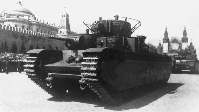 Советский тяжелый танк Т-35<br />(«Сталинский монстр») - i_031.jpg