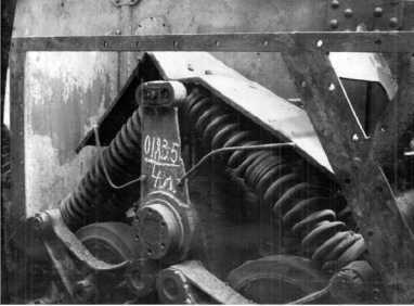 Советский тяжелый танк Т-35<br />(«Сталинский монстр») - i_040.jpg