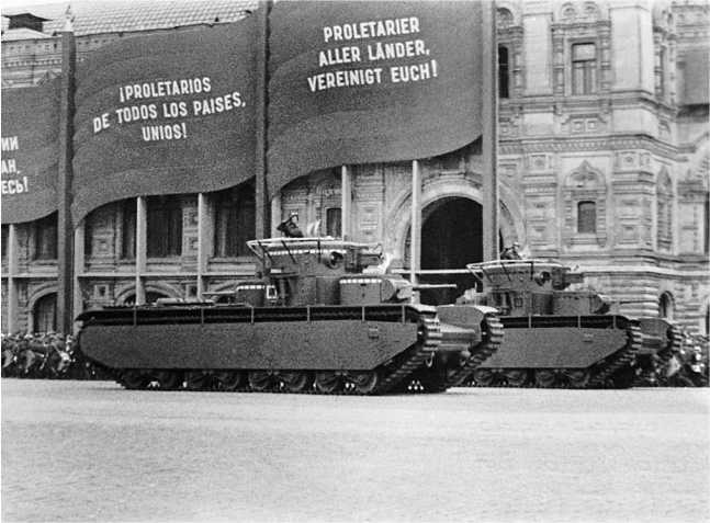 Советский тяжелый танк Т-35<br />(«Сталинский монстр») - i_046.jpg